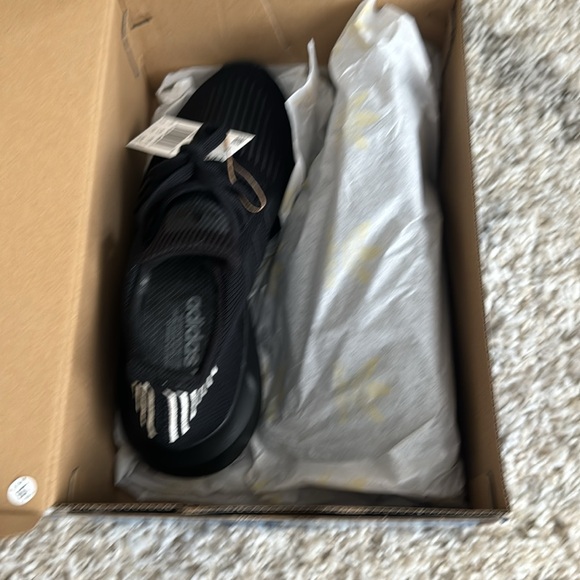 Brand new Adidas never used - Picture 4 of 5